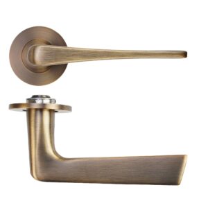 Como Lever on 4mm Round Slim Sprung Rose